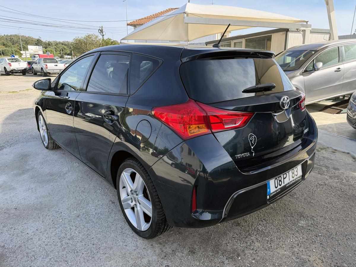 toyota-auris-2015-diesel-1364cc