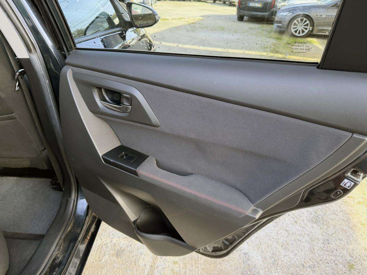 toyota-auris-2015-diesel-1364cc