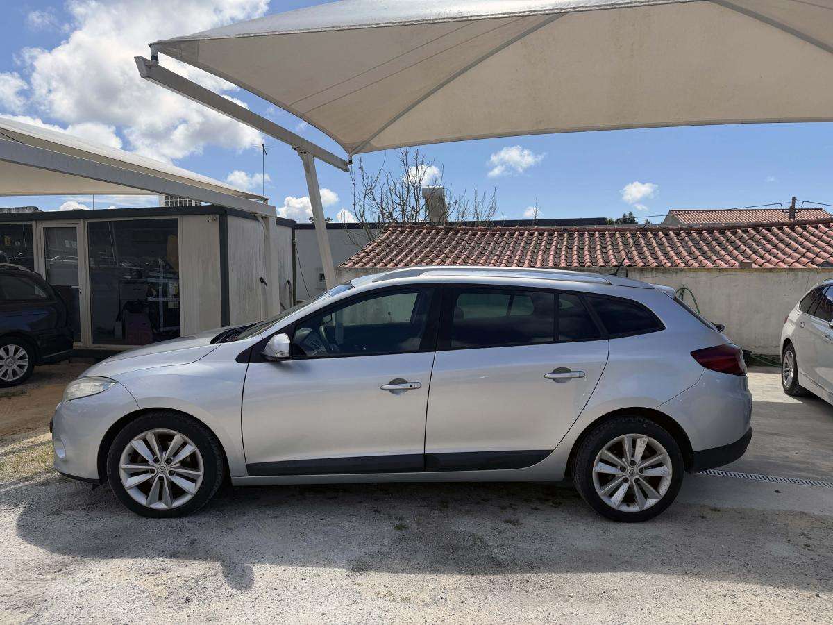 renault-megane-sport-tourer-2011-diesel-1461cc