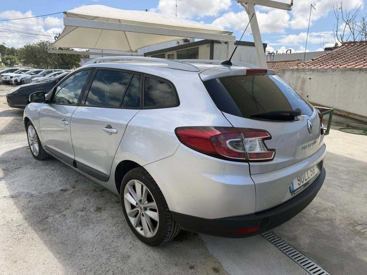 renault-megane-sport-tourer-2011-diesel-1461cc