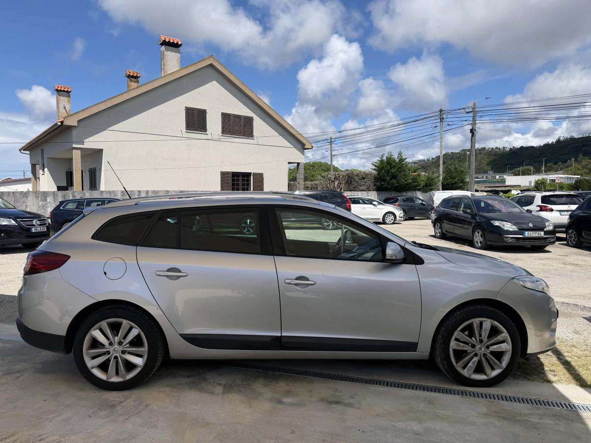 renault-megane-sport-tourer-2011-diesel-1461cc