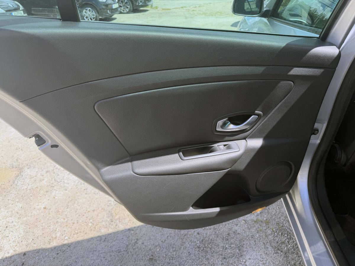 renault-megane-sport-tourer-2011-diesel-1461cc