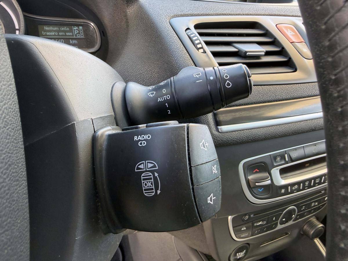 renault-megane-sport-tourer-2011-diesel-1461cc