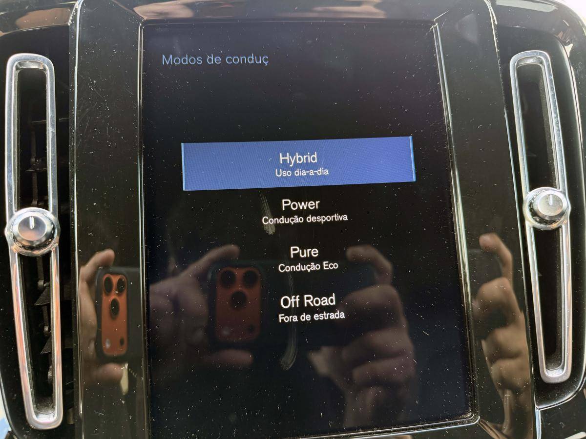 volvo-xc40-2020-hibrido-a-gasolina-1477cc
