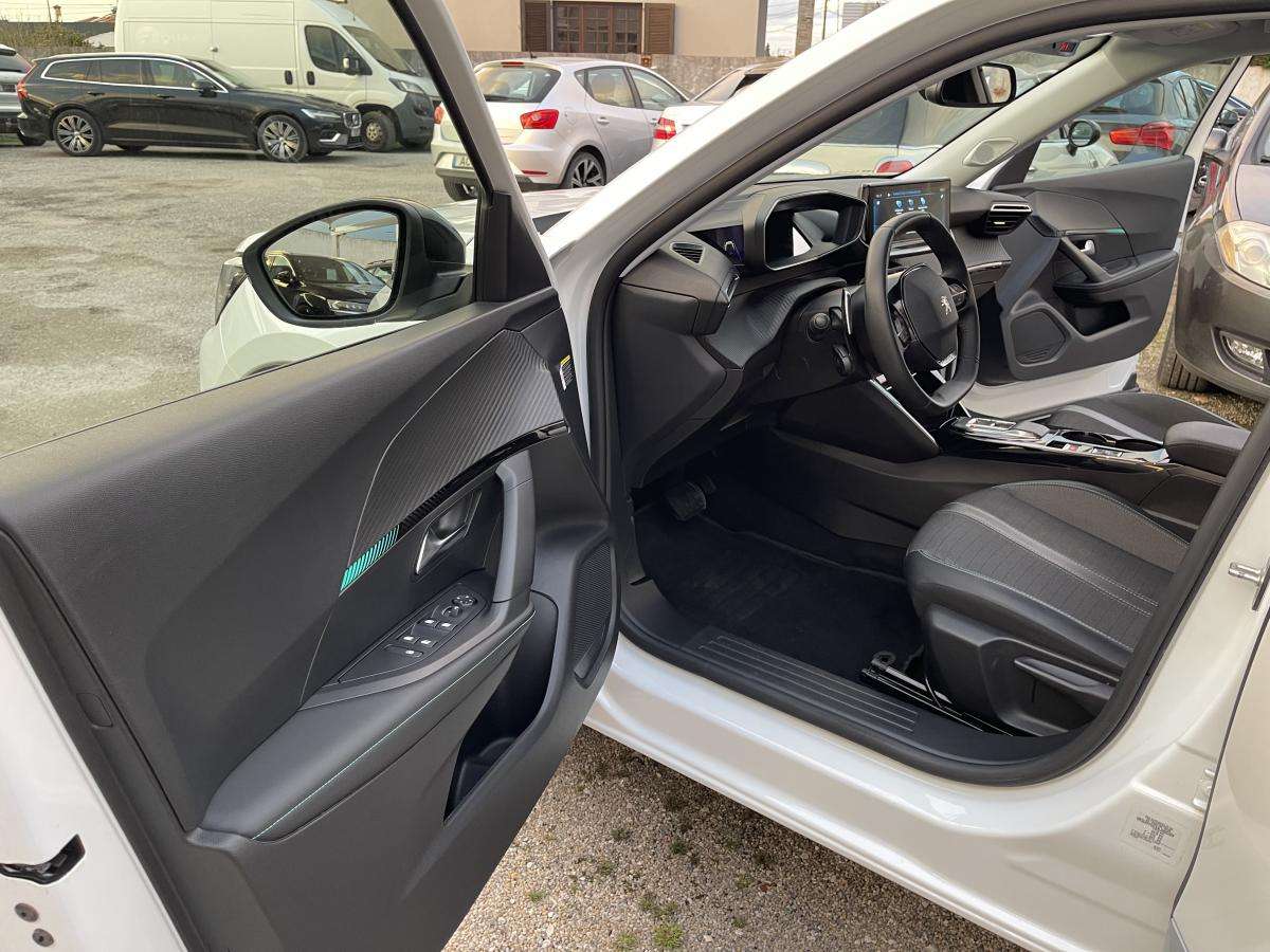 peugeot-2008-2022-diesel-1499cc
