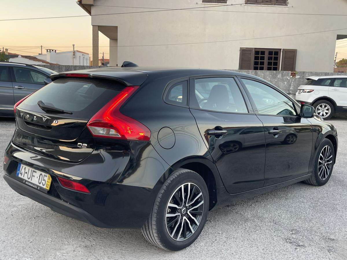 volvo-v40-2018-diesel-1969cc