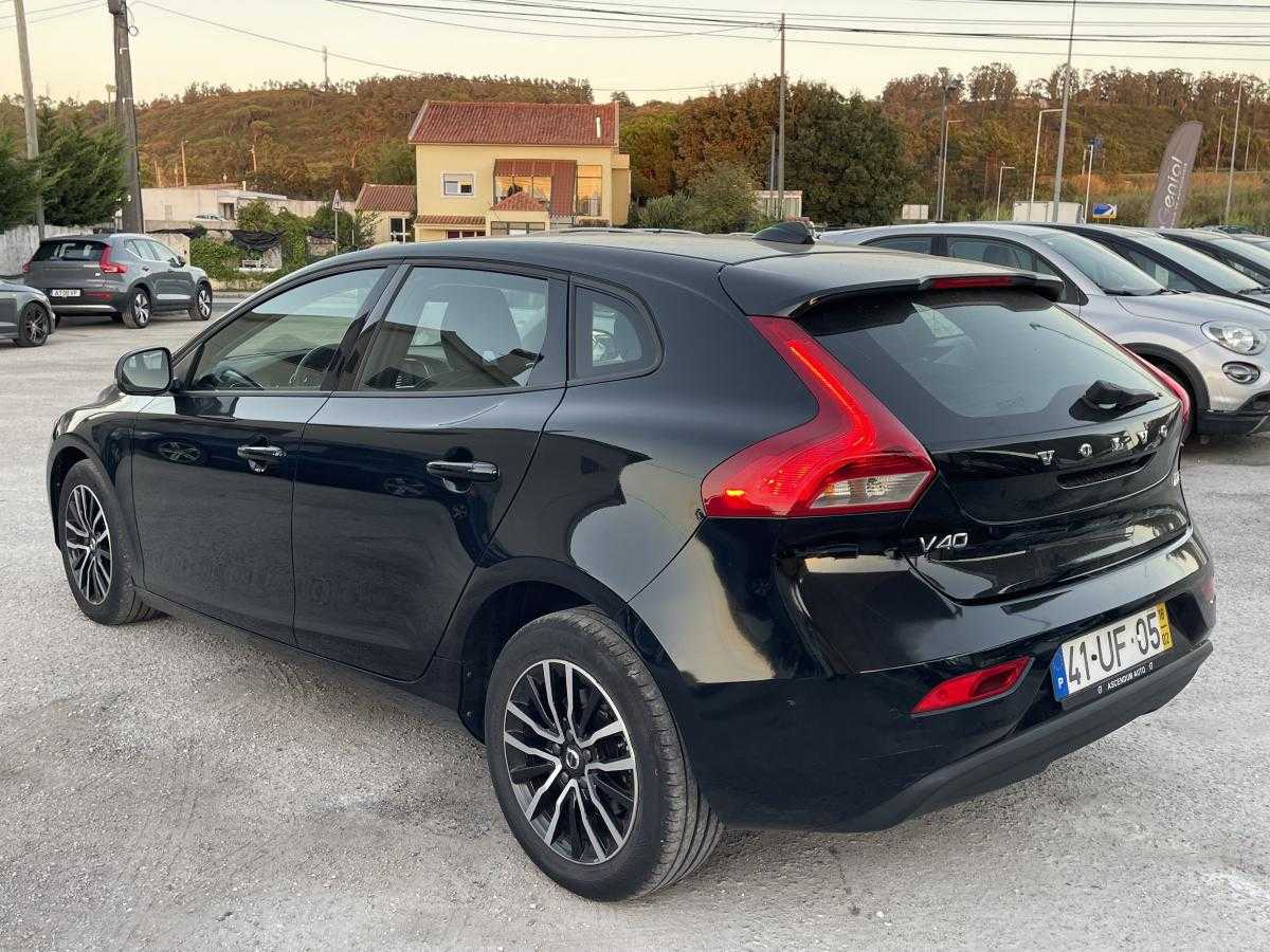 volvo-v40-2018-diesel-1969cc
