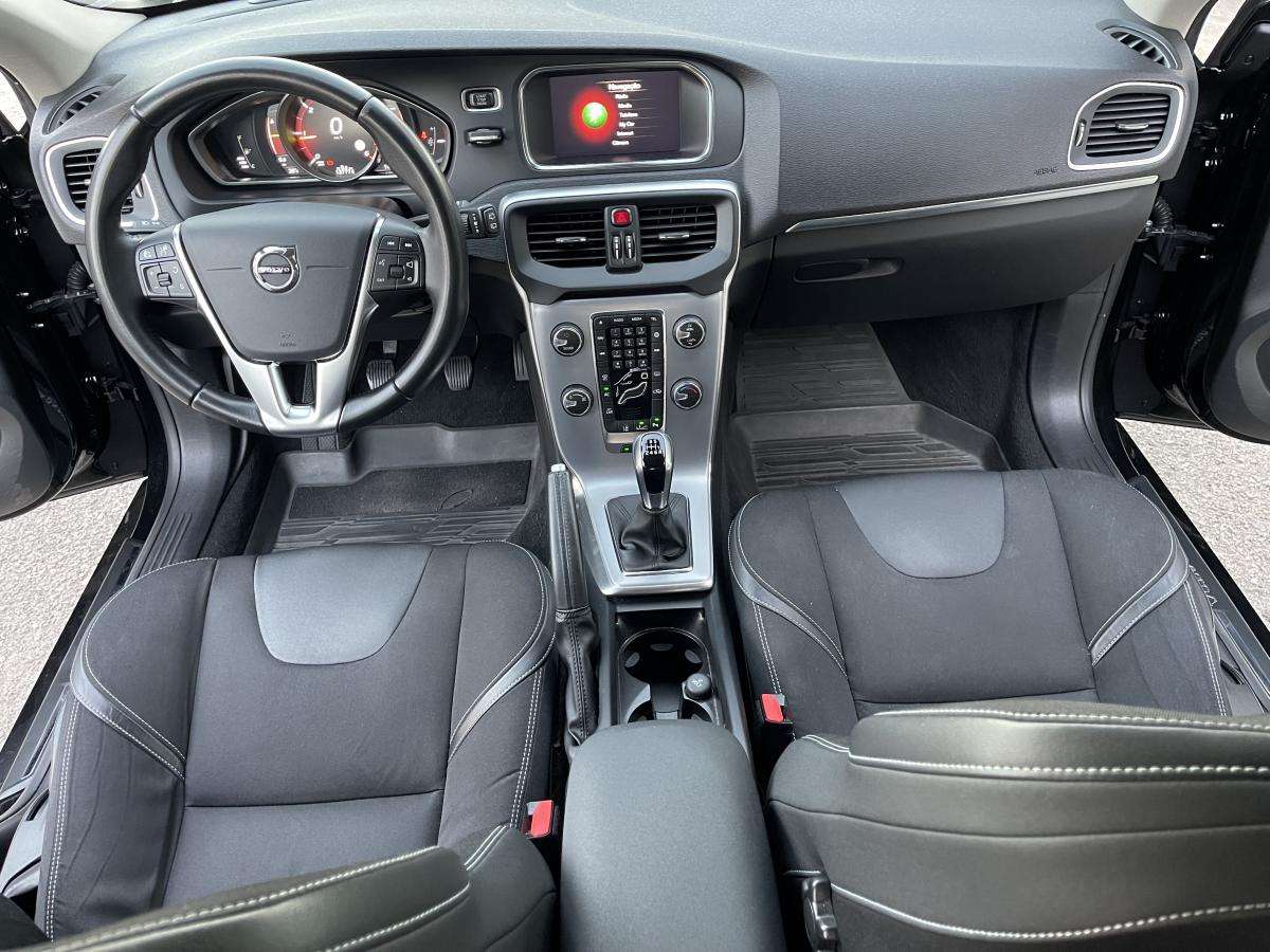 volvo-v40-2018-diesel-1969cc