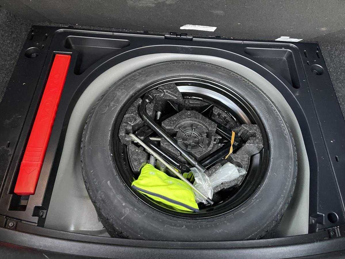 volvo-v40-2018-diesel-1969cc