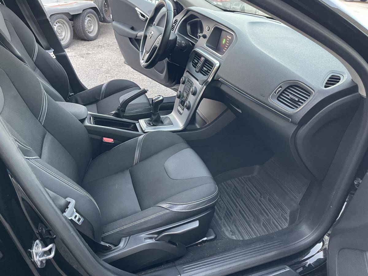 volvo-v40-2018-diesel-1969cc