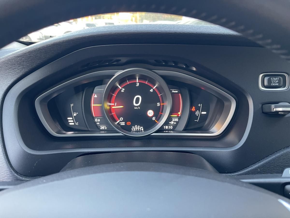 volvo-v40-2018-diesel-1969cc