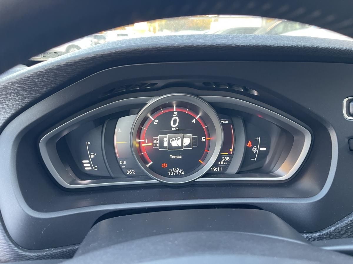 volvo-v40-2018-diesel-1969cc