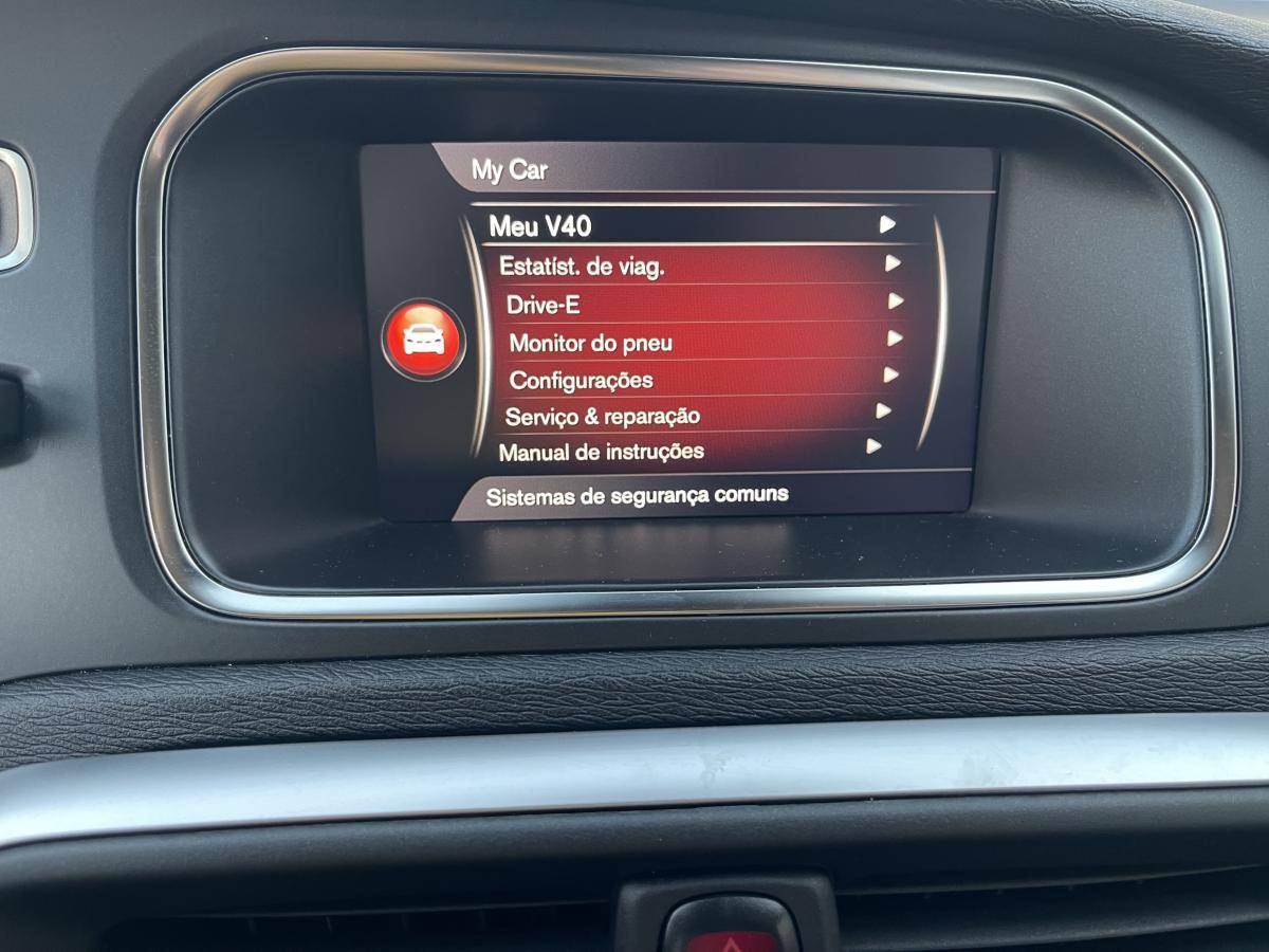 volvo-v40-2018-diesel-1969cc