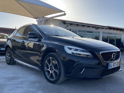 volvo-v40-cross-country-2016-diesel-1969cc