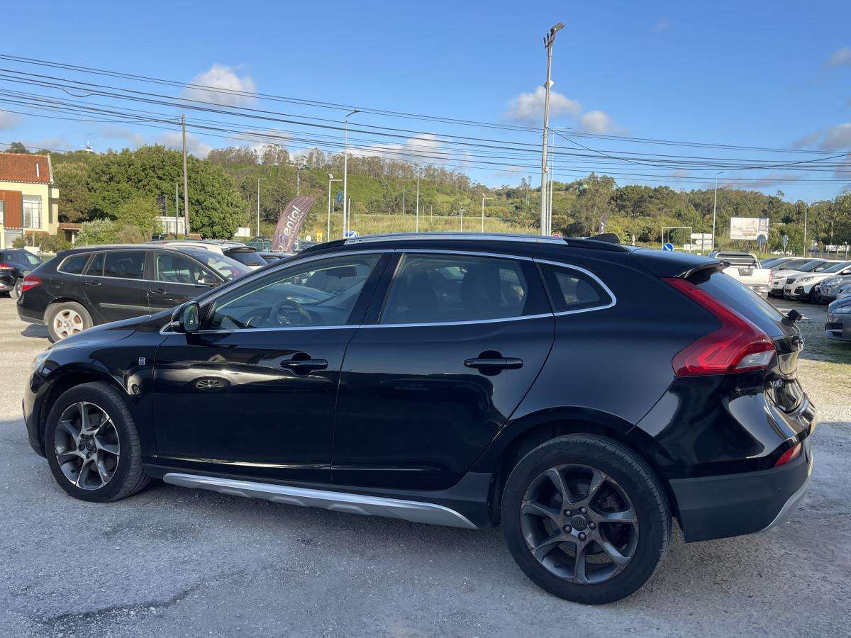 volvo-v40-cross-country-2016-diesel-1969cc