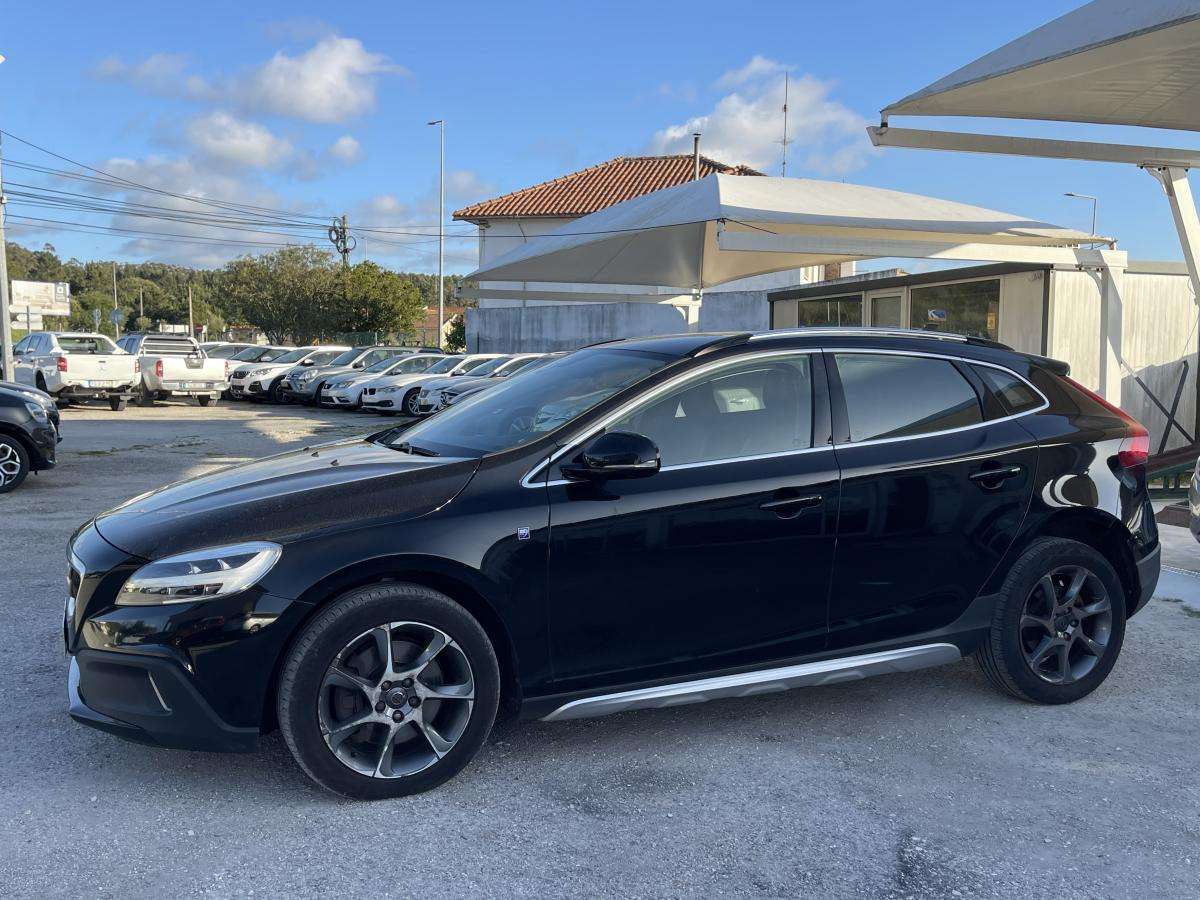 volvo-v40-cross-country-2016-diesel-1969cc