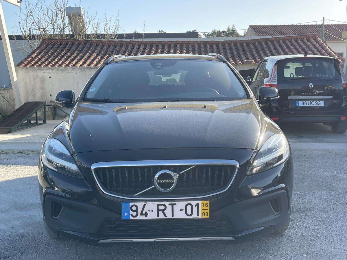 volvo-v40-cross-country-2016-diesel-1969cc