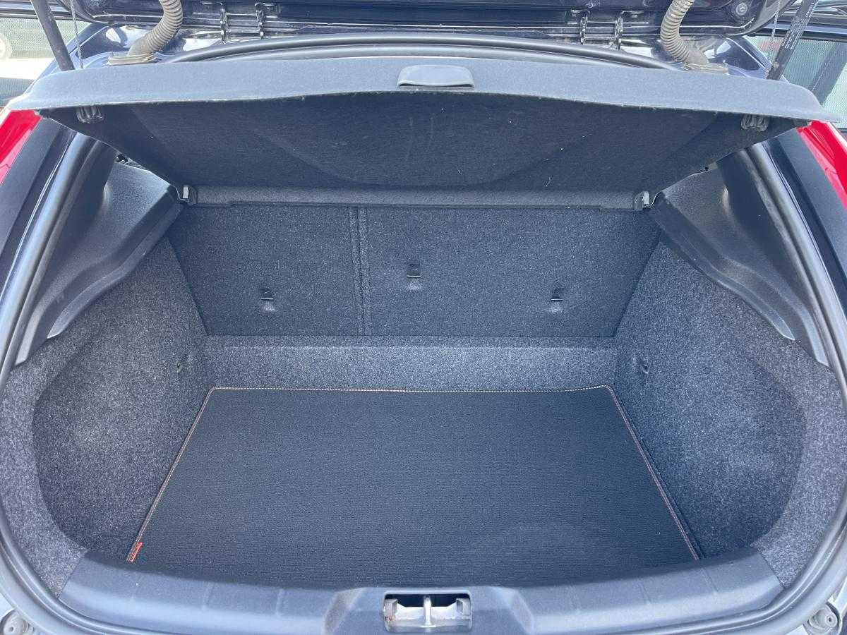 volvo-v40-cross-country-2016-diesel-1969cc