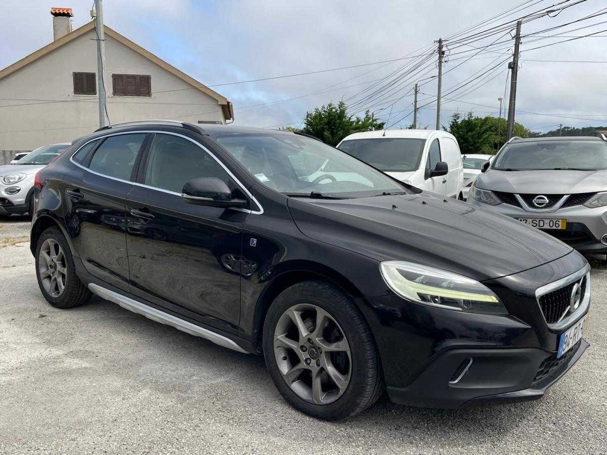 volvo-v40-cross-country-2016-diesel-1969cc
