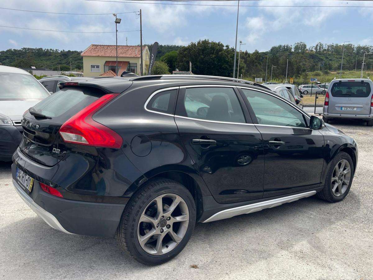 volvo-v40-cross-country-2016-diesel-1969cc