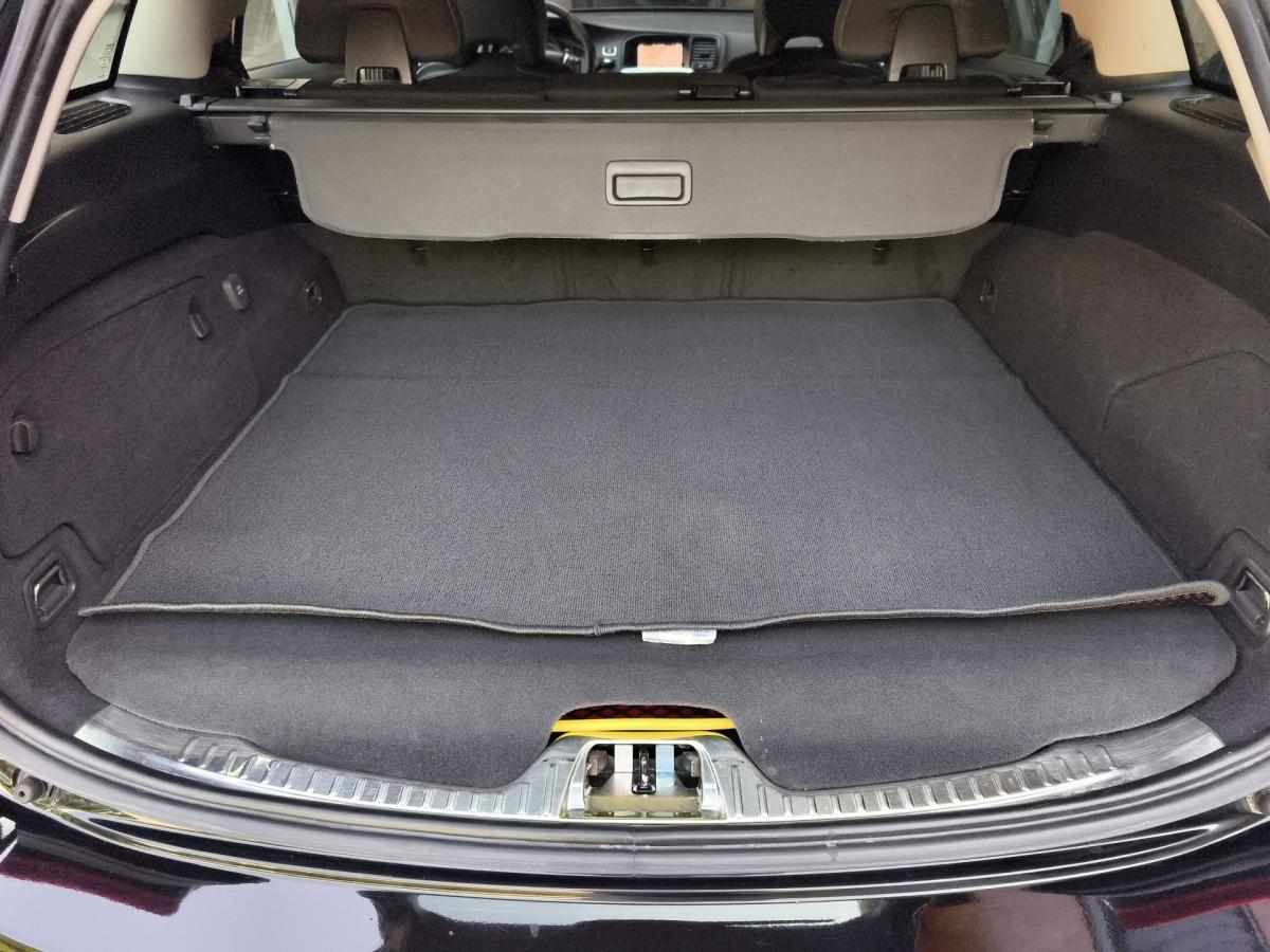 volvo-v60-d6-plug-in-hybrid-2-4-awd-2018-diesel-2400cc