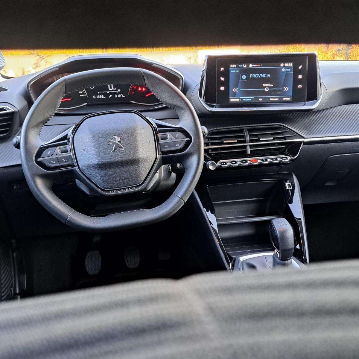 peugeot-208-2022-gasolina-1199cc