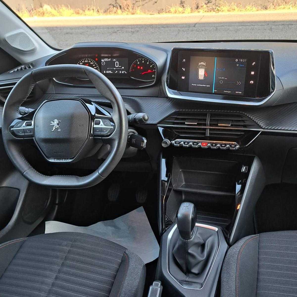 peugeot-208-2022-gasolina-1199cc