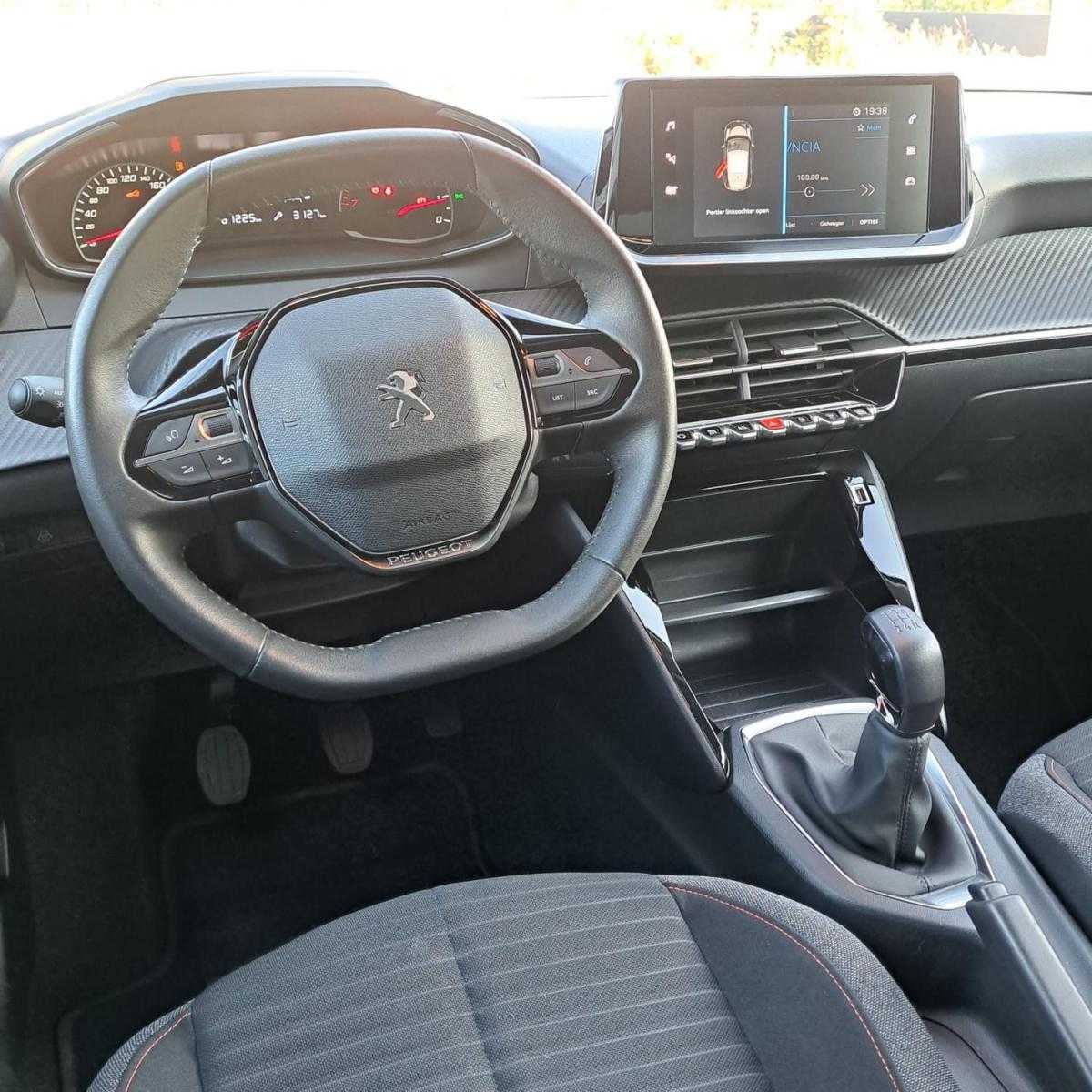 peugeot-208-2022-gasolina-1199cc