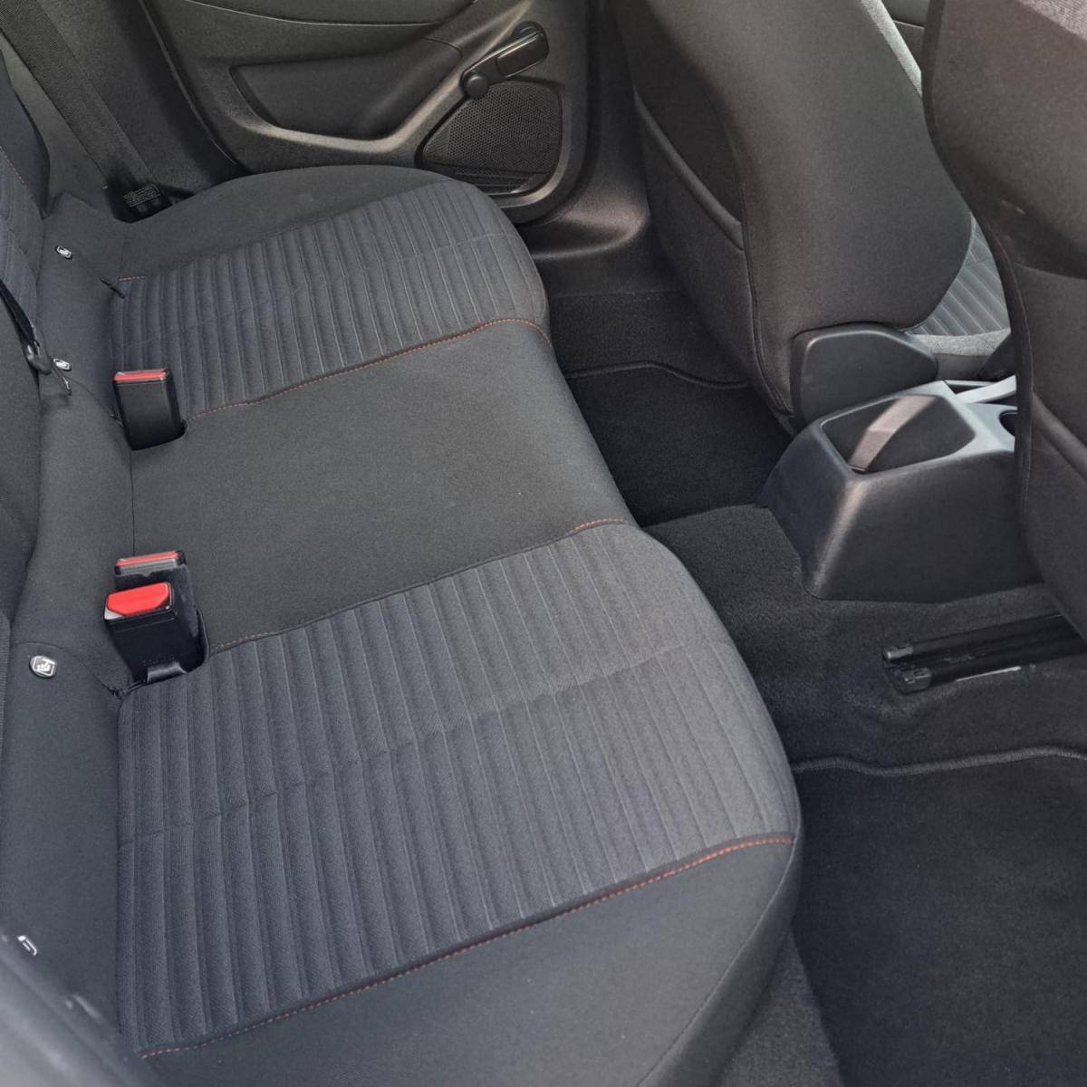 peugeot-208-2022-gasolina-1199cc