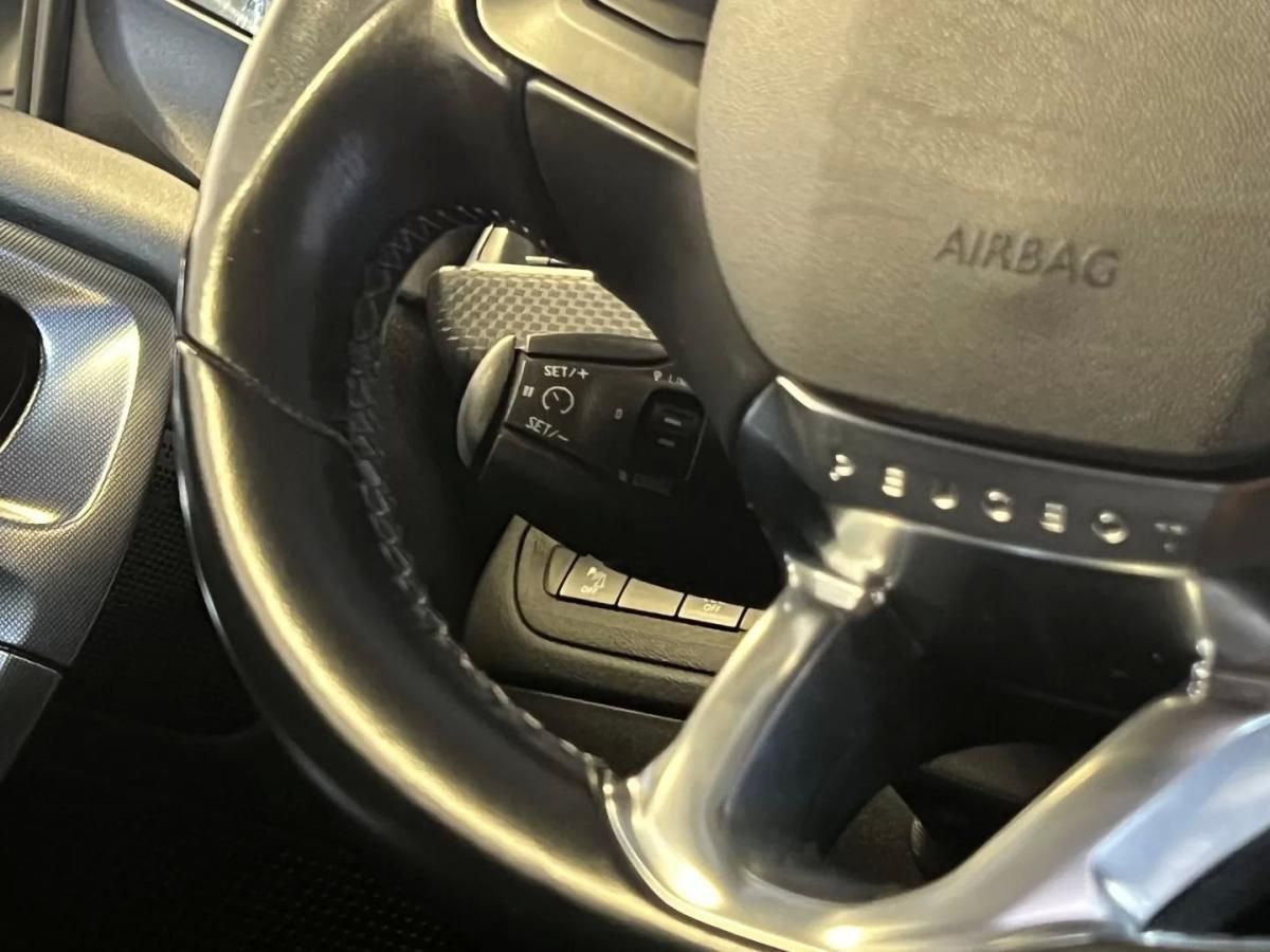 peugeot-2008-2018-gasolina-1199cc