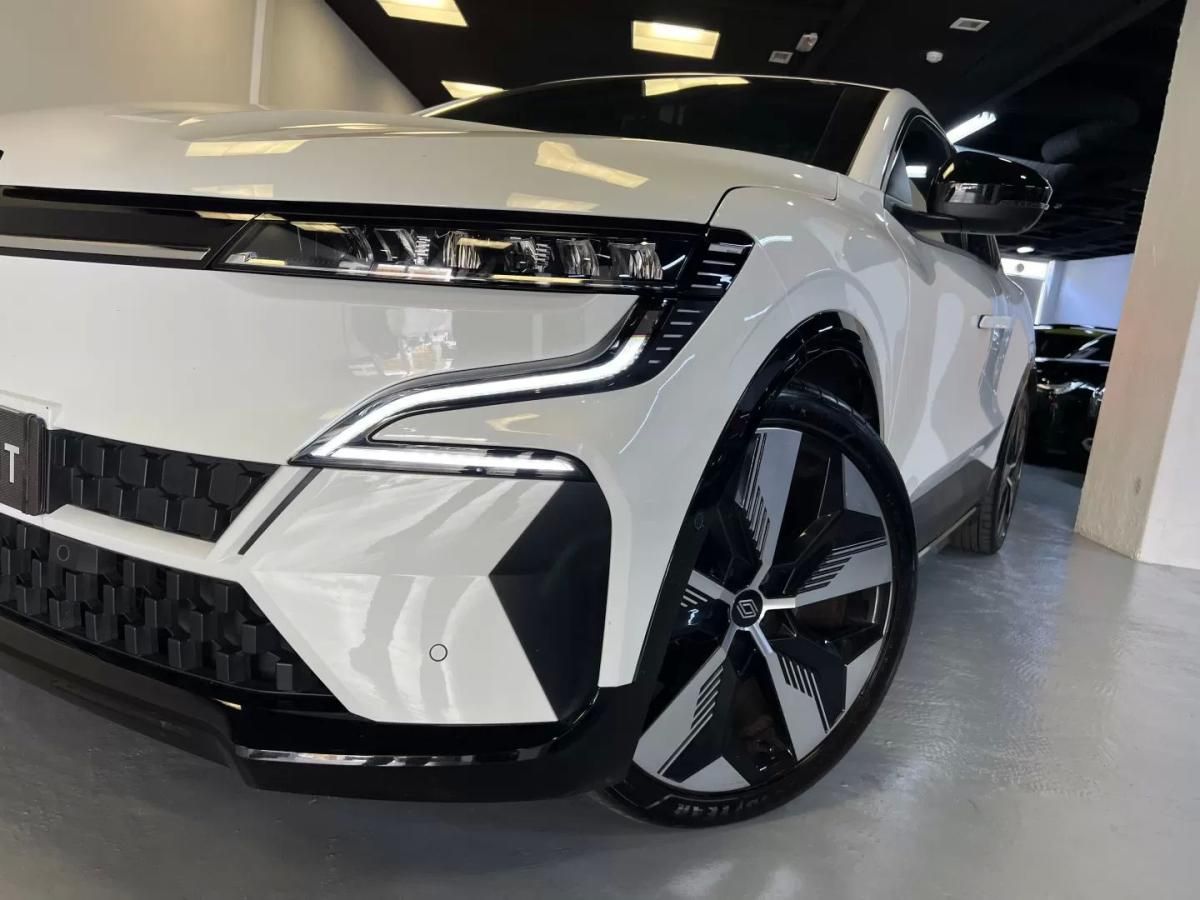 renault-megane-e-tech-2022-eletrico-200cc