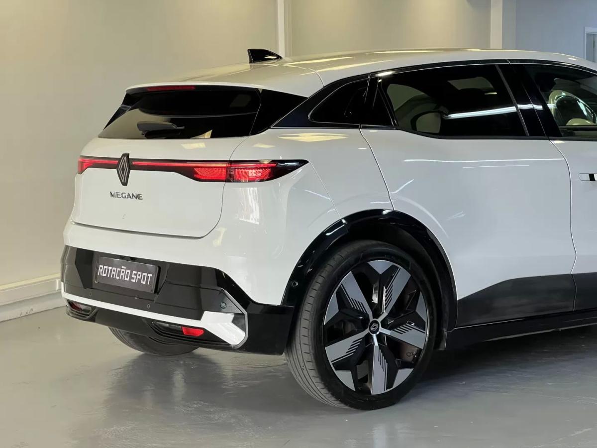 renault-megane-e-tech-2022-eletrico-200cc