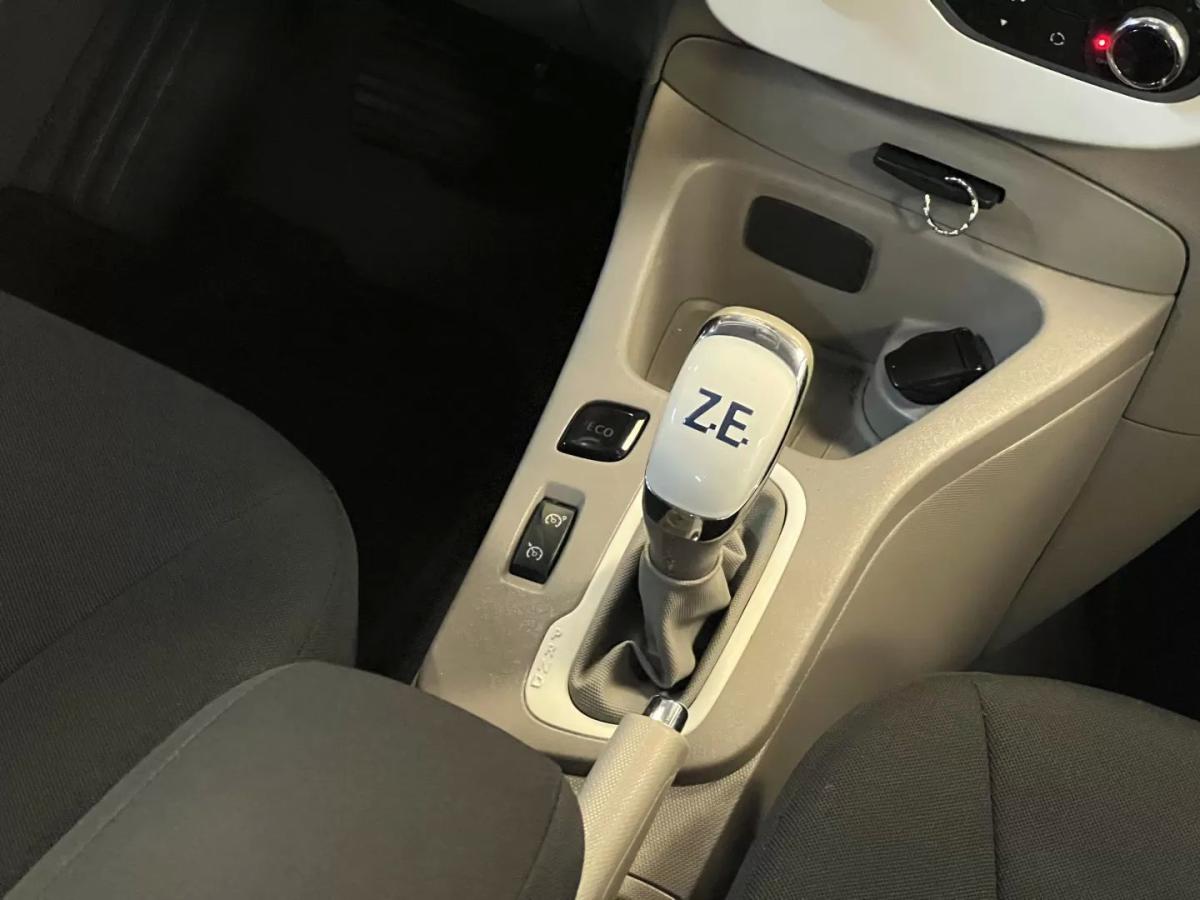 renault-zoe-2018-eletrico-200cc