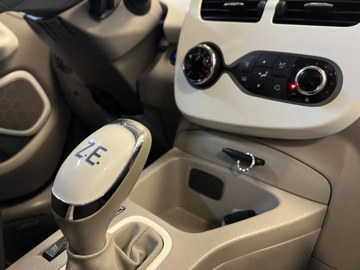 renault-zoe-2018-eletrico-200cc