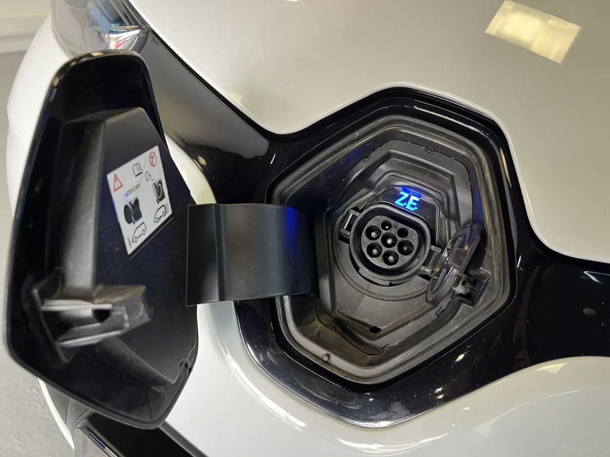 renault-zoe-2018-eletrico-200cc