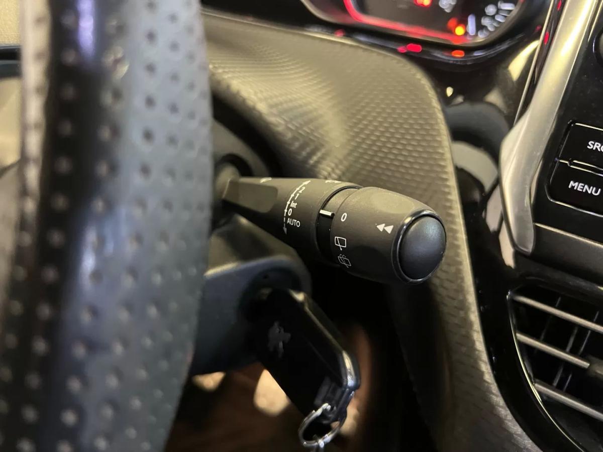 peugeot-2008-2016-gasolina-1199cc