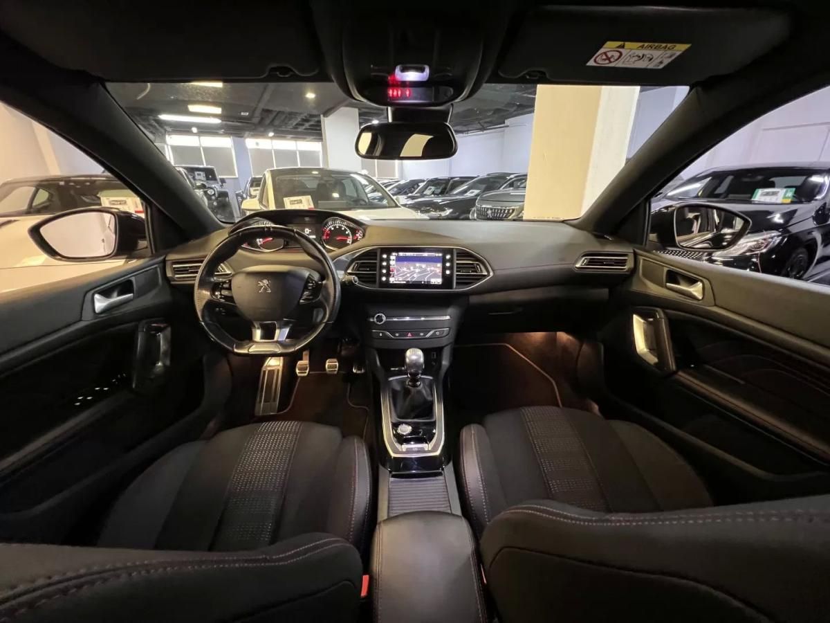 peugeot-308-2017-gasolina-1199cc