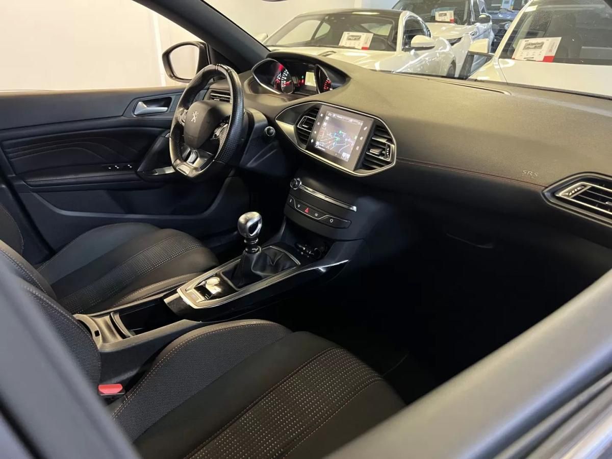 peugeot-308-2017-gasolina-1199cc