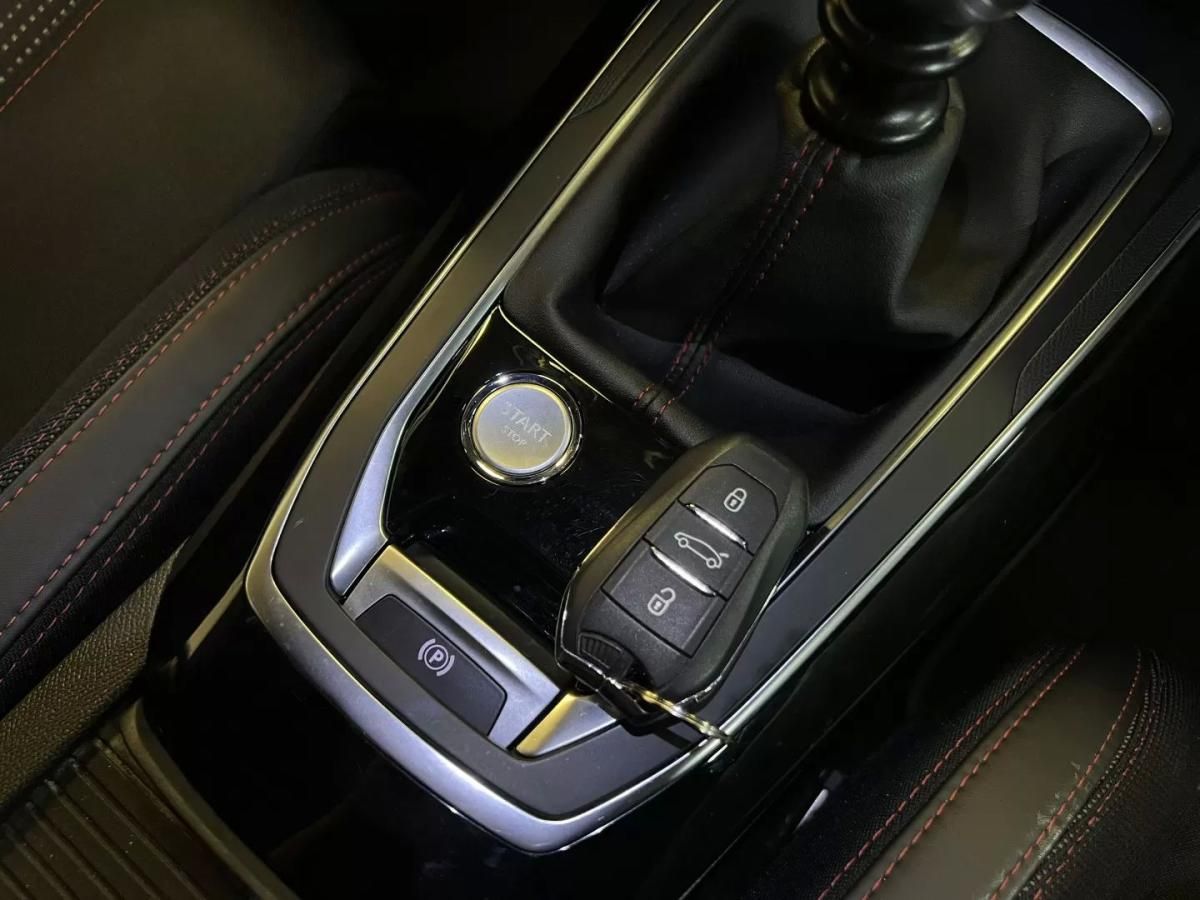 peugeot-308-2017-gasolina-1199cc