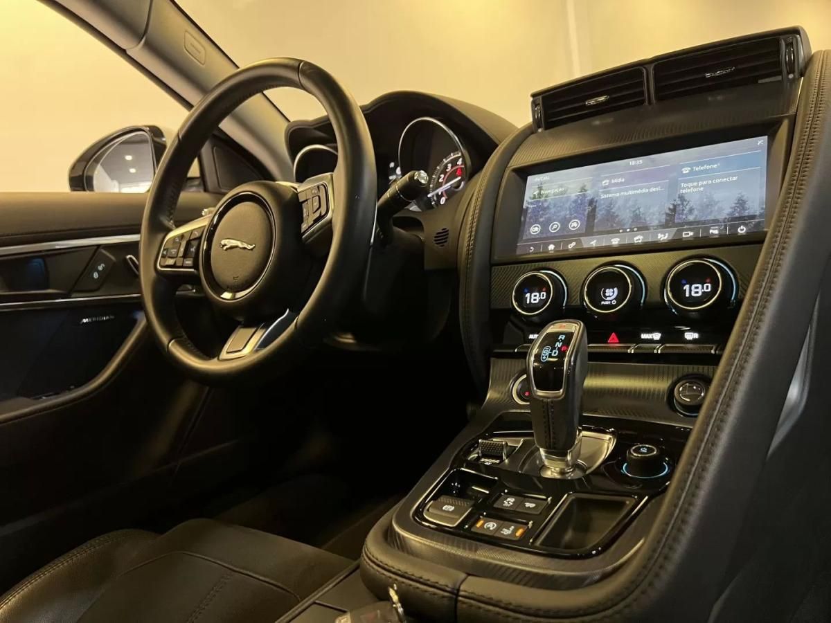 jaguar-f-type-2019-gasolina-1997cc
