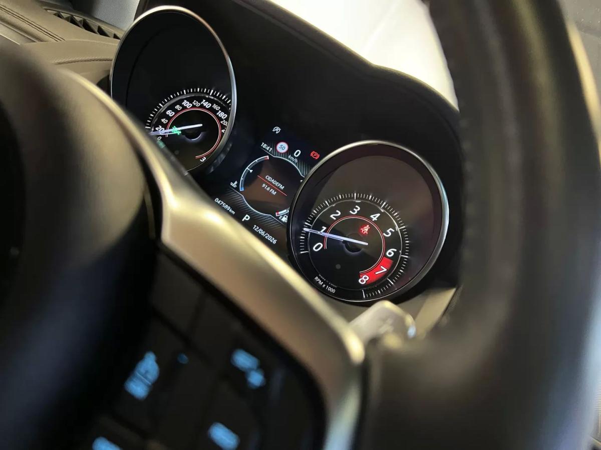 jaguar-f-type-2019-gasolina-1997cc