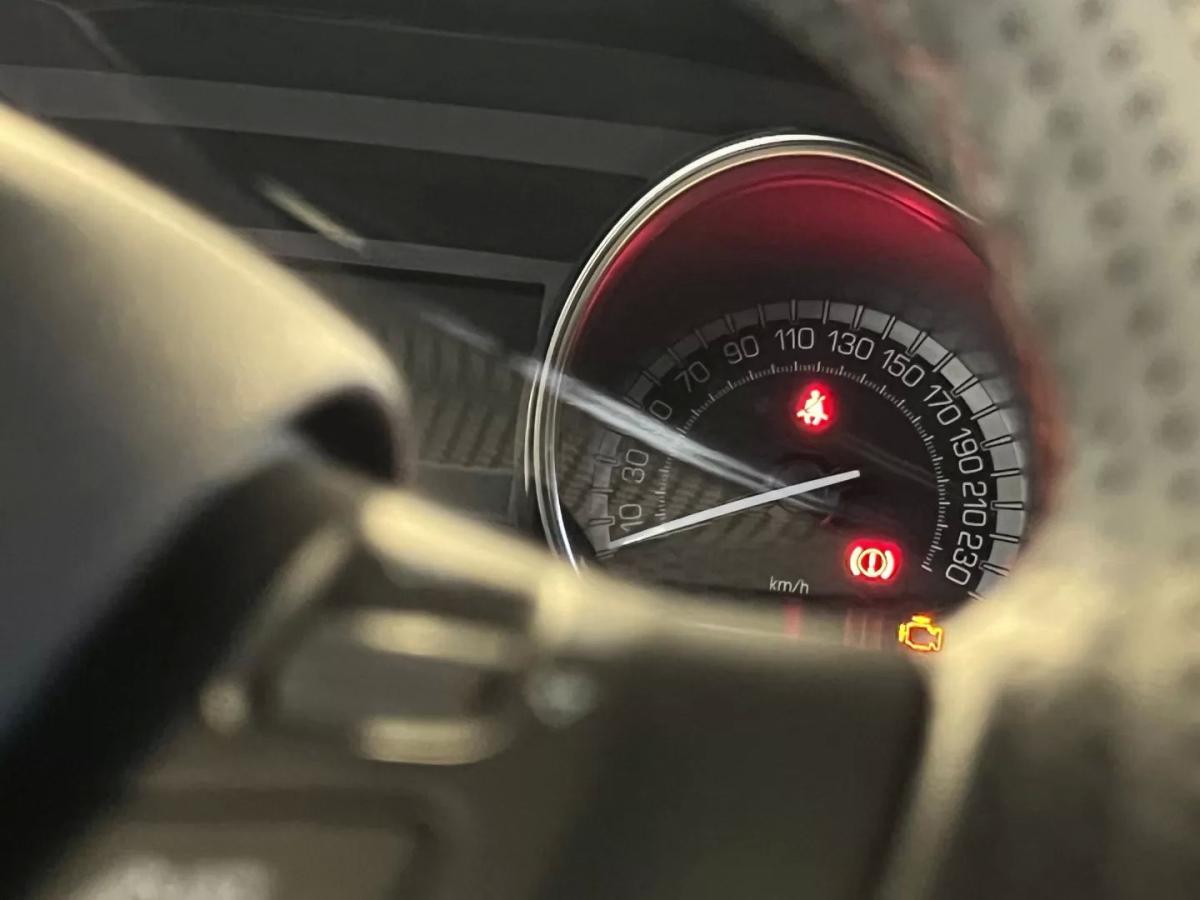 peugeot-2008-2016-gasolina-1199cc