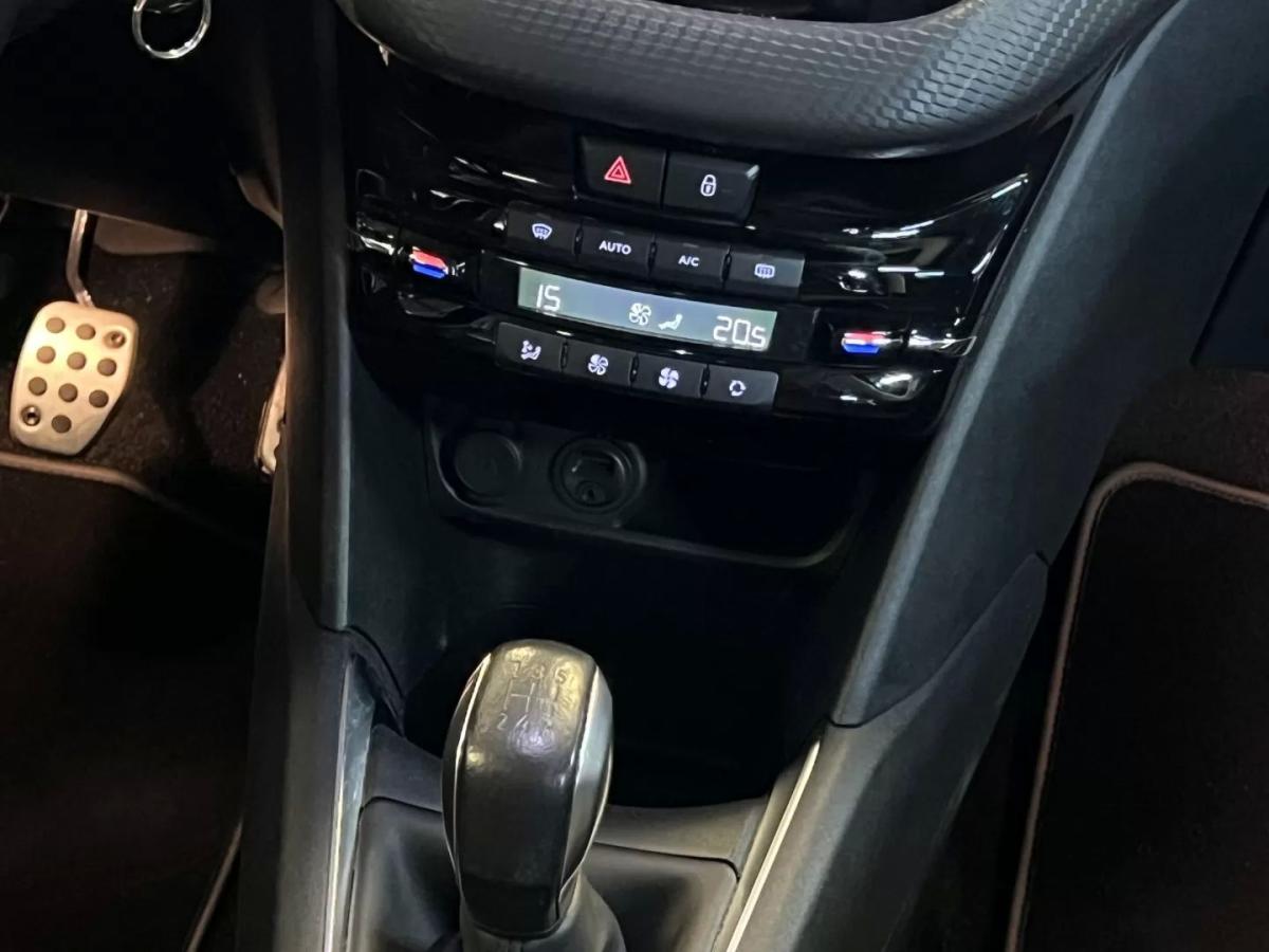 peugeot-208-2016-gasolina-1199cc