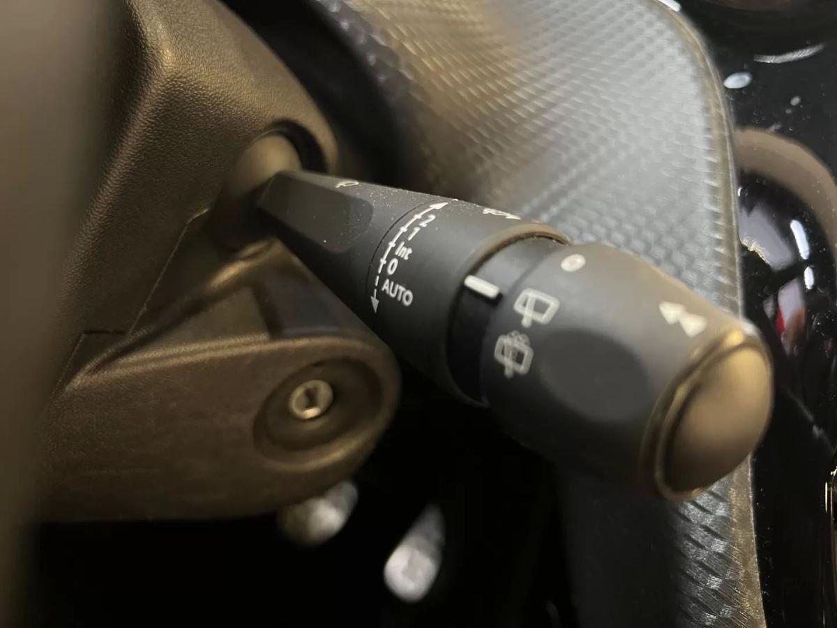 peugeot-208-2016-gasolina-1199cc