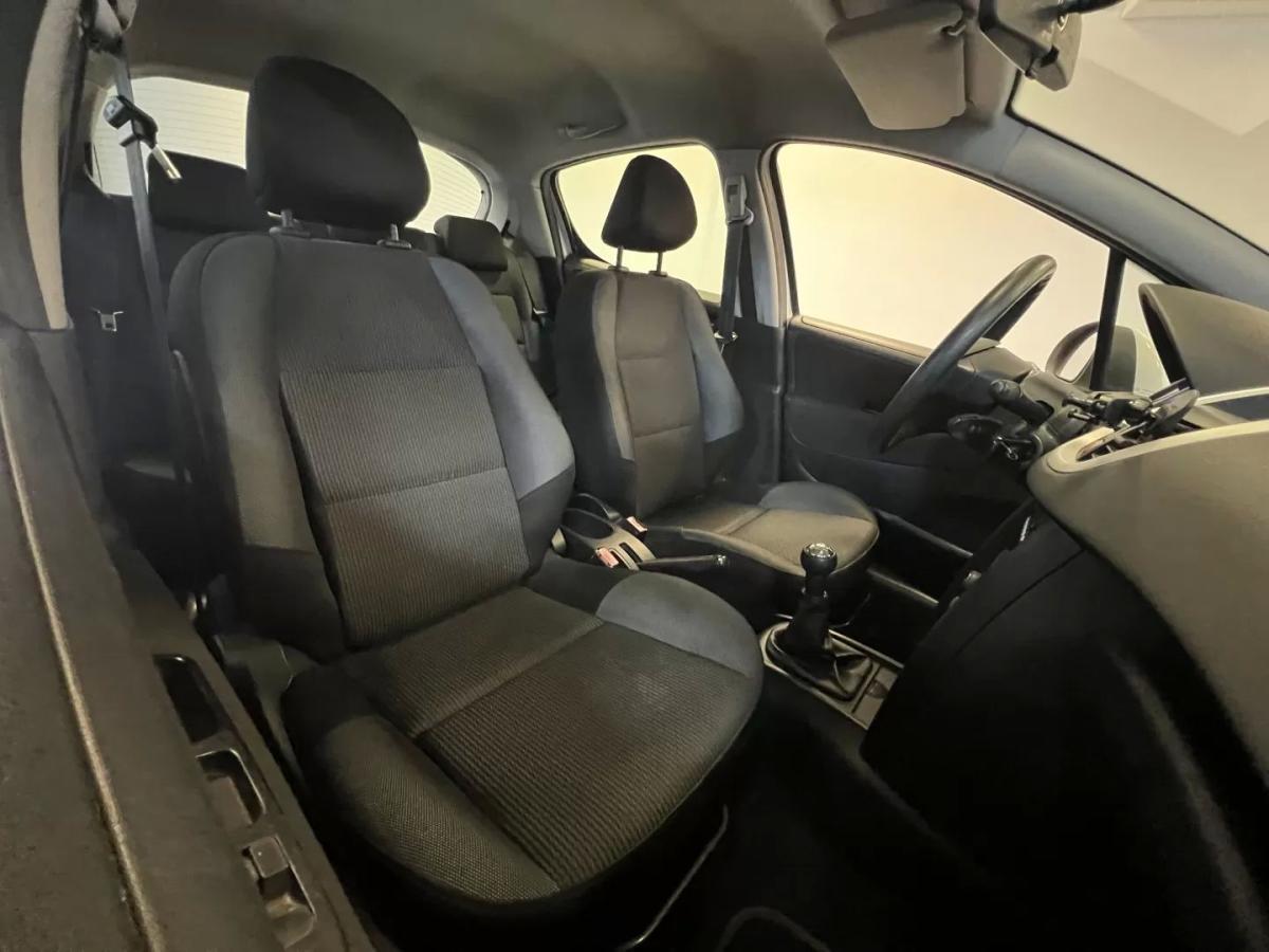 peugeot-207-2010-diesel-1398cc