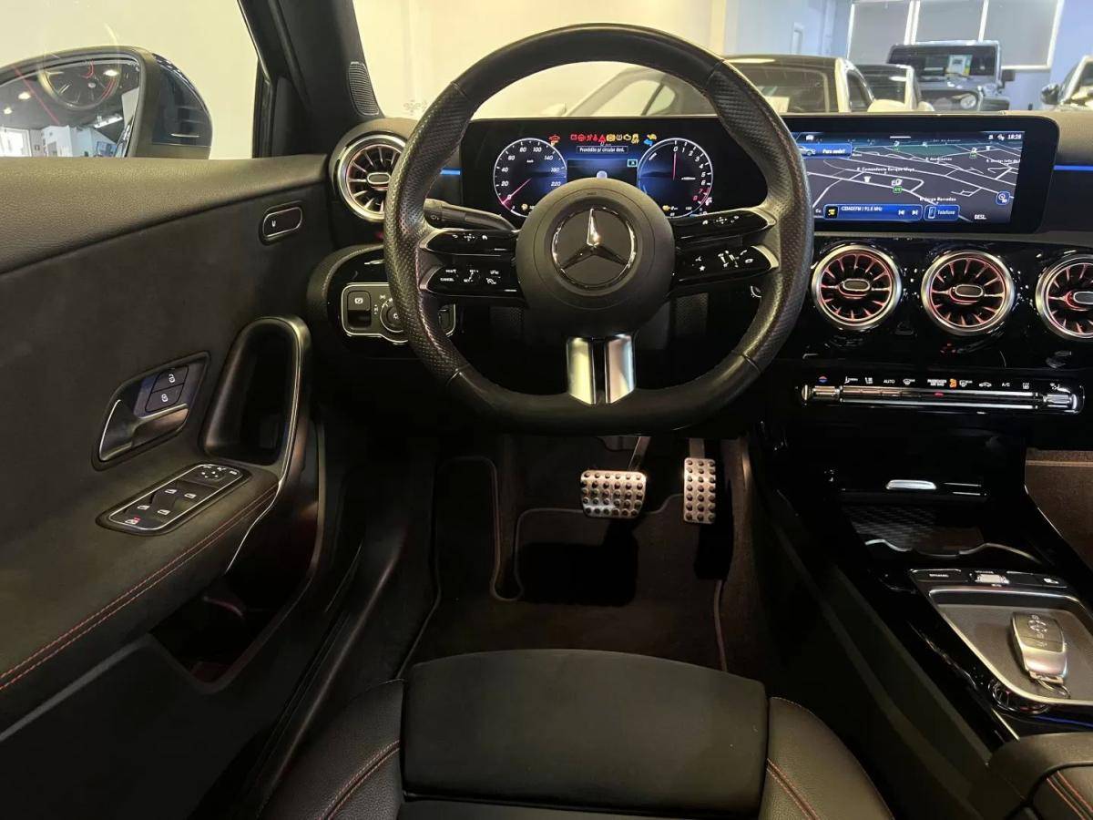 mercedes-benz-classe-a-2023-hibrido-1332cc