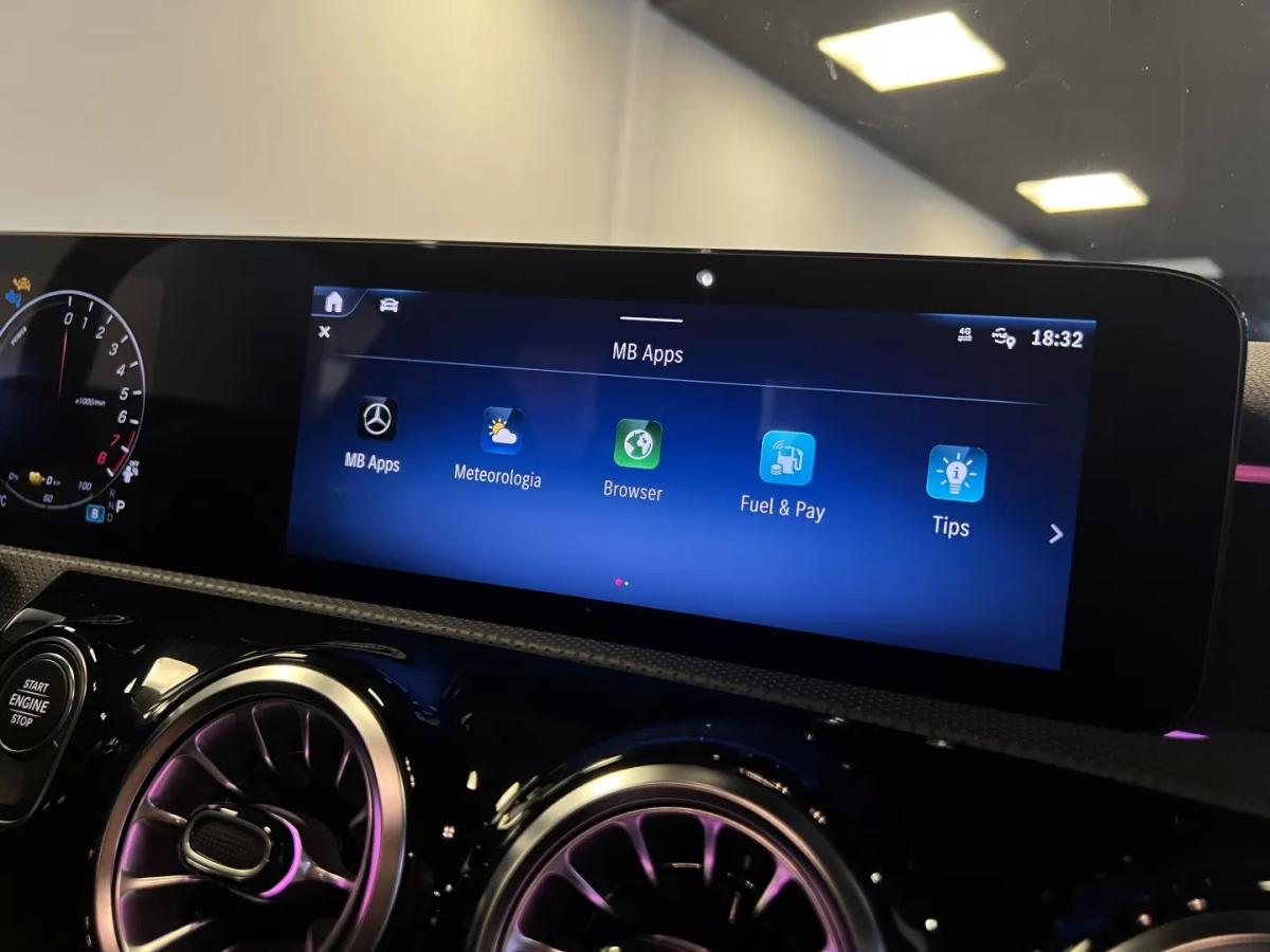 mercedes-benz-classe-a-2023-hibrido-1332cc