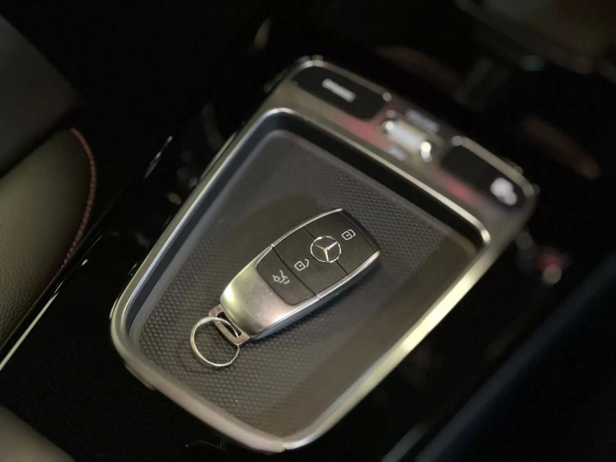 mercedes-benz-classe-a-2023-hibrido-1332cc