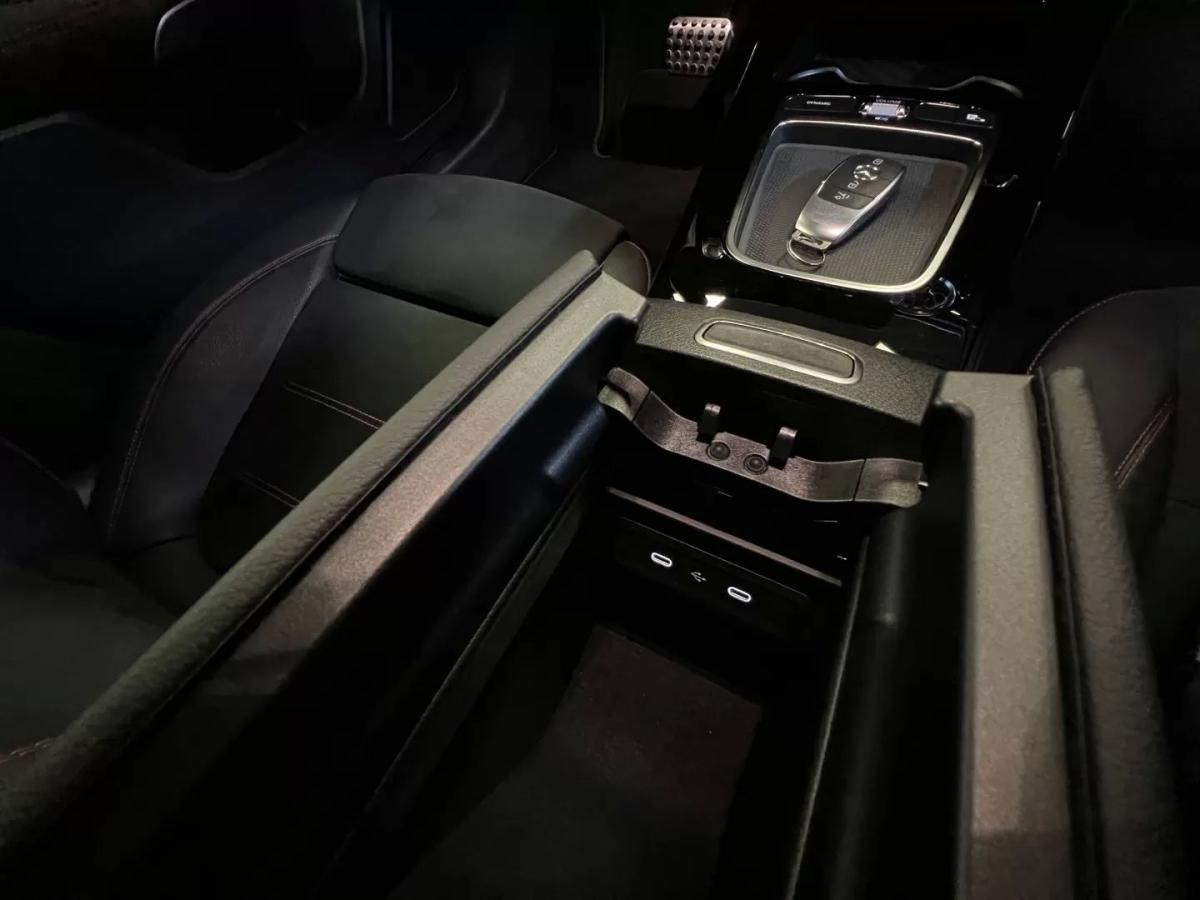 mercedes-benz-classe-a-2023-hibrido-1332cc