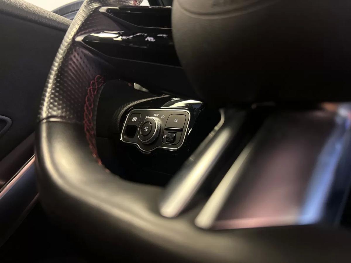 mercedes-benz-classe-a-2023-hibrido-1332cc